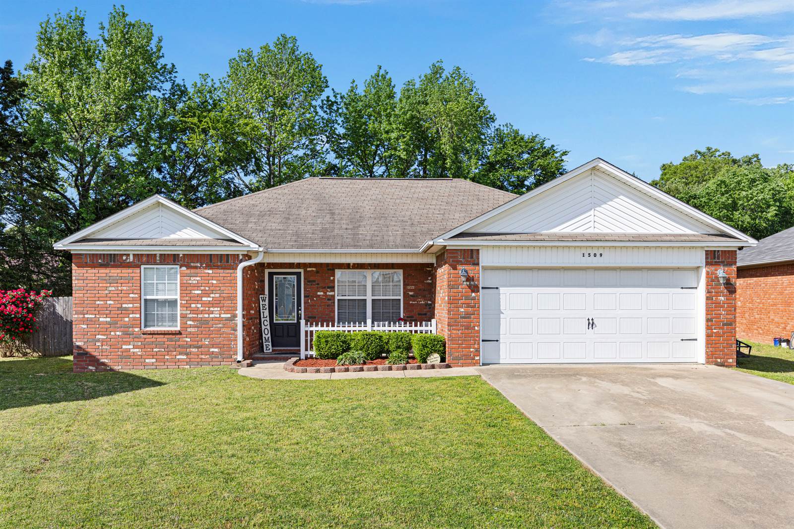 1509 E 11th Cove, Russellville, AR 72802