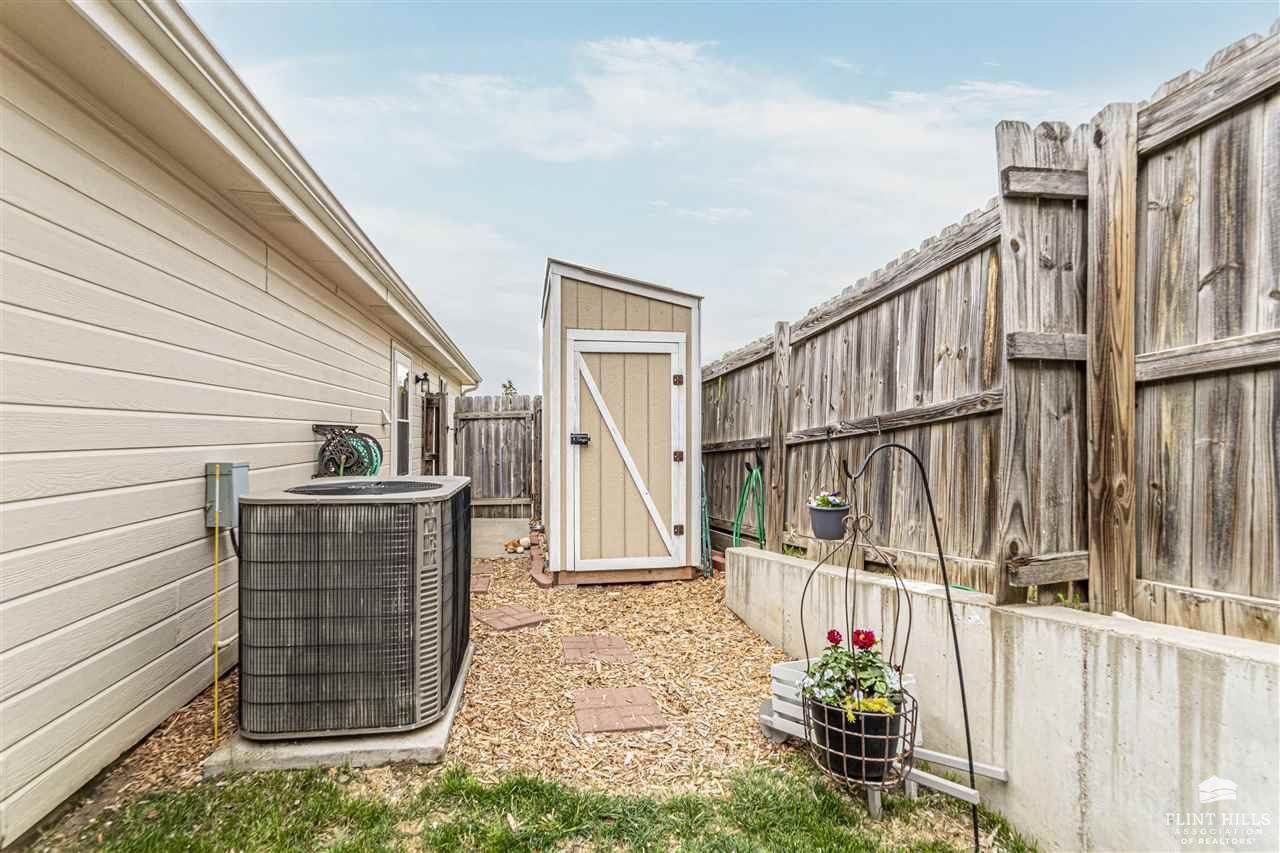 1413 Elm Creek Drive, Junction City, KS 66441