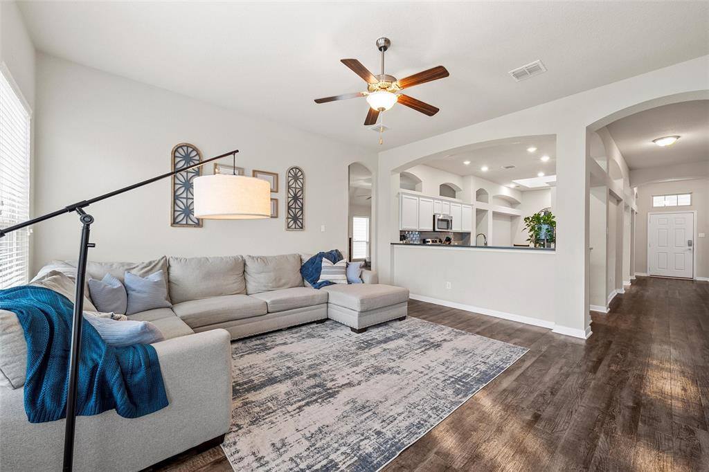 3017 Gilchrist Drive, Lorena, TX 76655