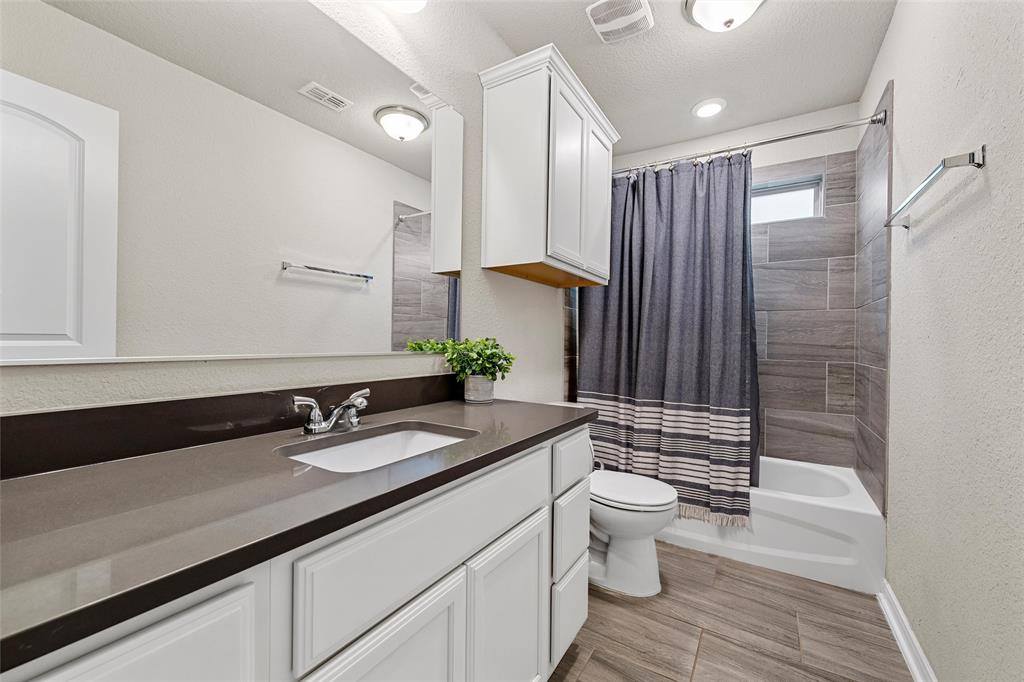 3017 Gilchrist Drive, Lorena, TX 76655