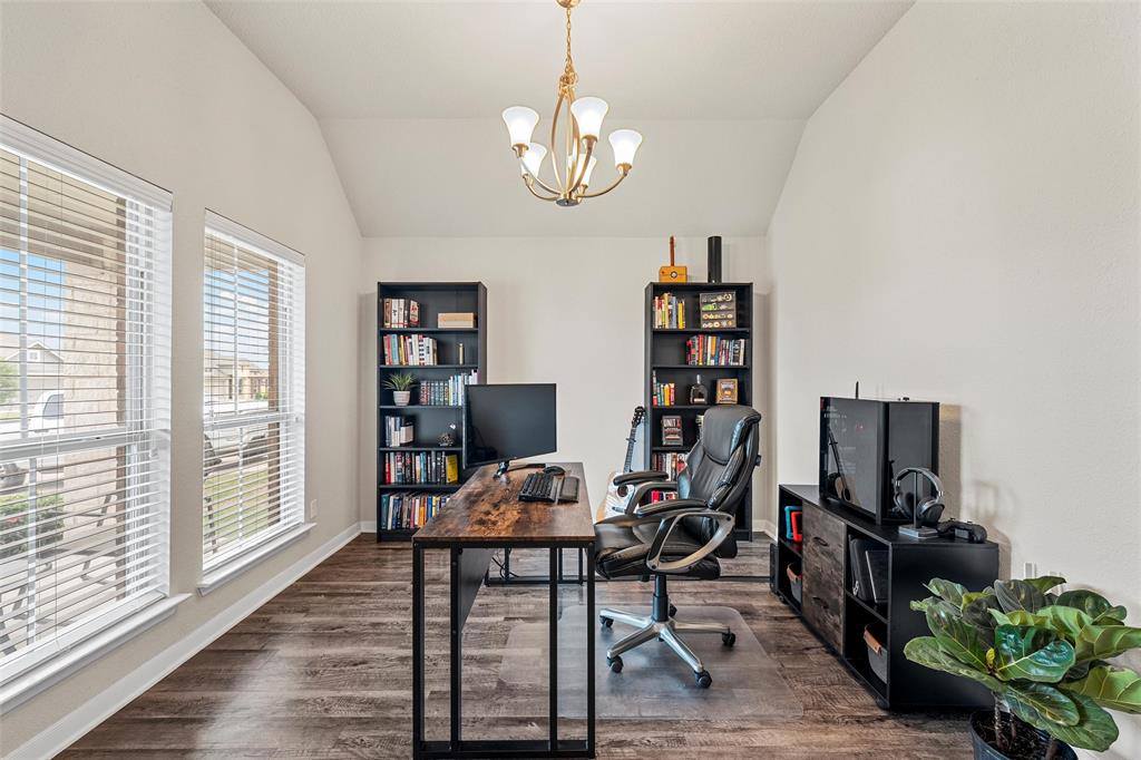 3017 Gilchrist Drive, Lorena, TX 76655