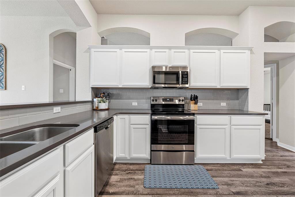 3017 Gilchrist Drive, Lorena, TX 76655