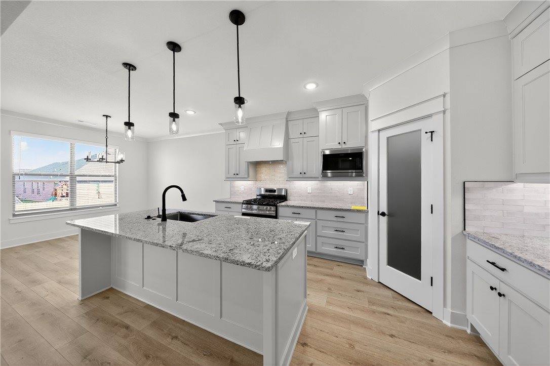 7820 Scenic Valley Avenue, Springdale, AR 72762