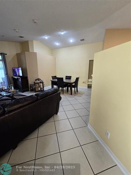 16226 NW 19th St, Pembroke Pines, FL 33028