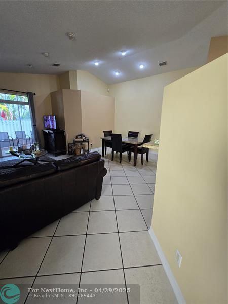 16226 NW 19th St, Pembroke Pines, FL 33028