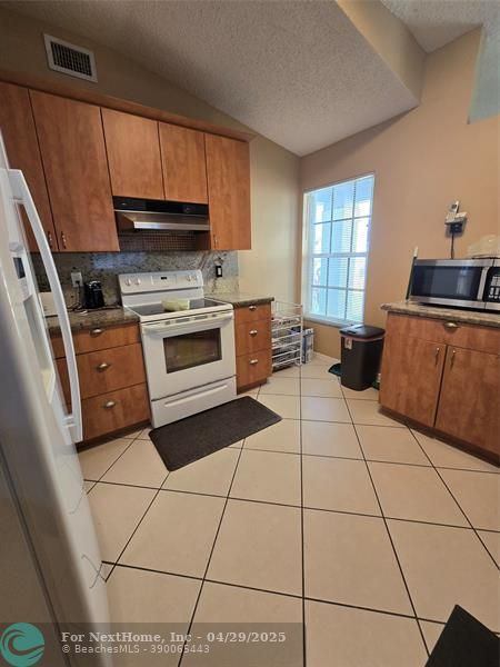 16226 NW 19th St, Pembroke Pines, FL 33028