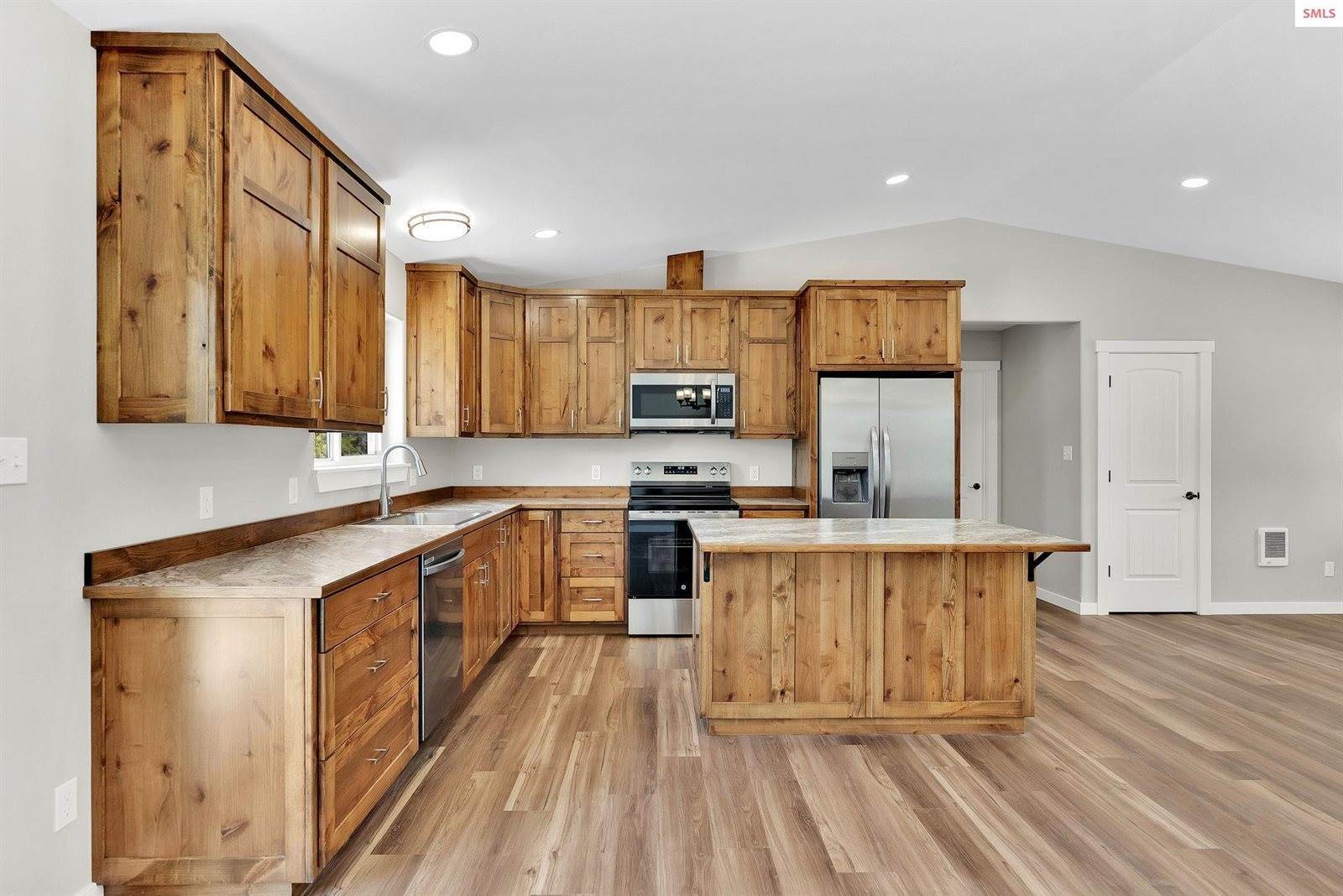 69 Pomelo Pl, Moyie Springs, ID 83845