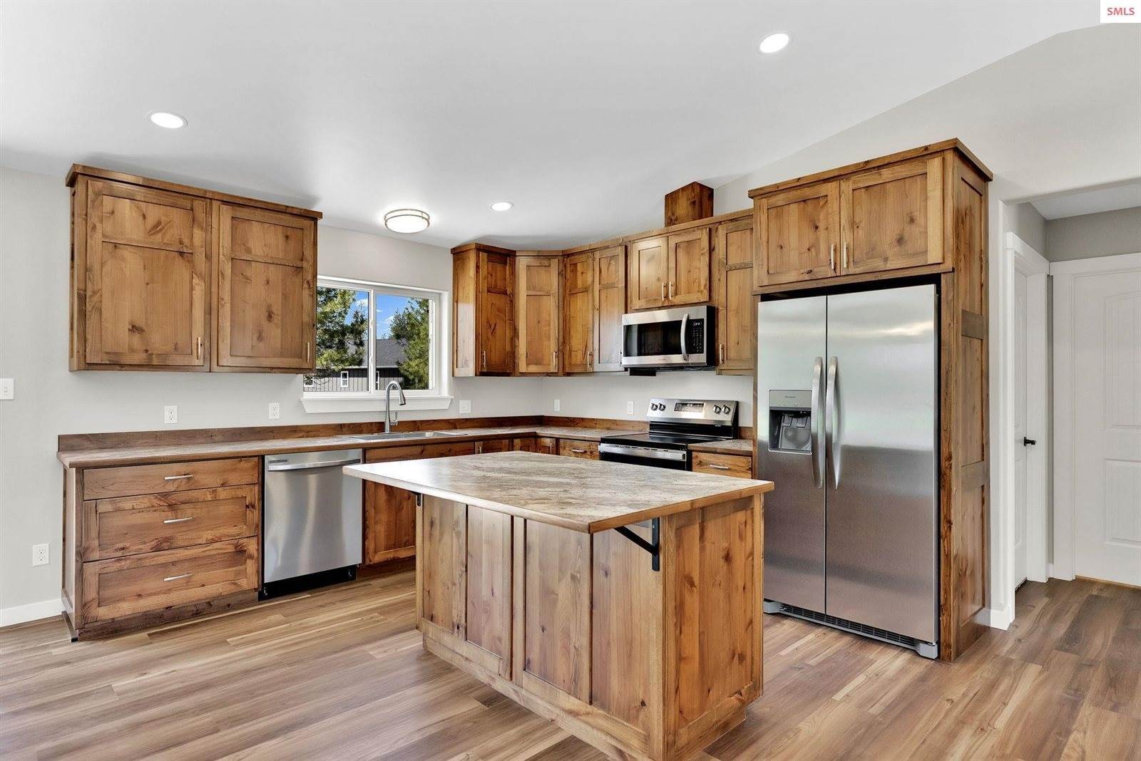 69 Pomelo Pl, Moyie Springs, ID 83845