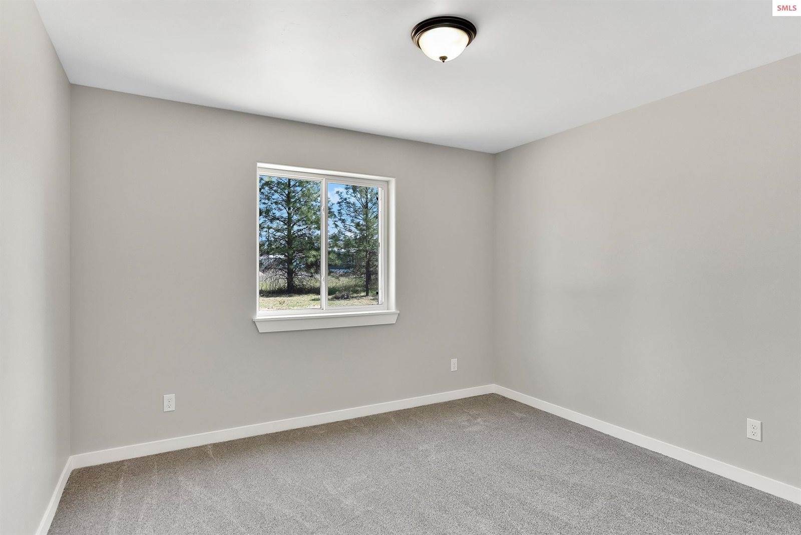 69 Pomelo Pl, Moyie Springs, ID 83845