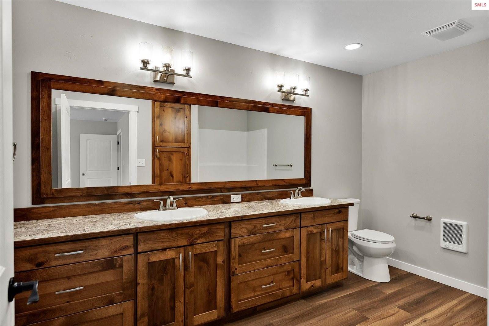 69 Pomelo Pl, Moyie Springs, ID 83845