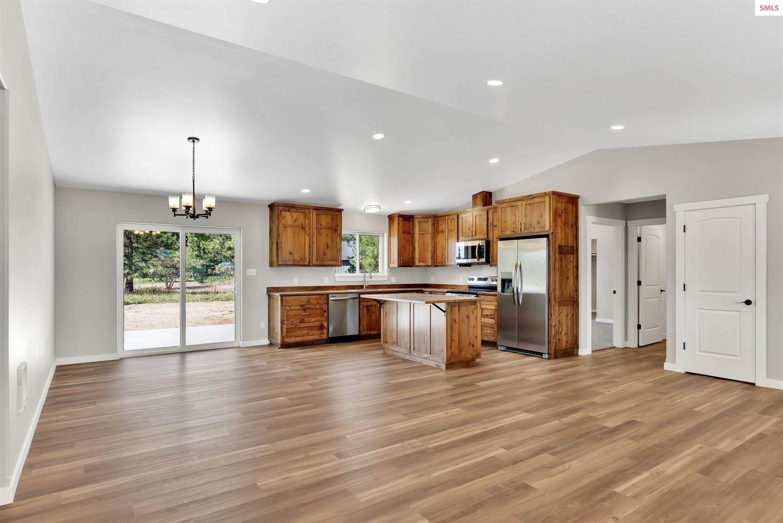 69 Pomelo Pl, Moyie Springs, ID 83845