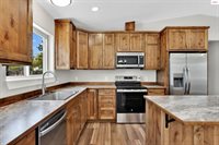 69 Pomelo Pl, Moyie Springs, ID 83845