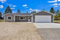 69 Pomelo Pl, Moyie Springs, ID 83845