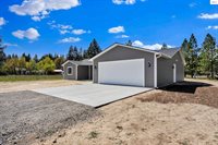 69 Pomelo Pl, Moyie Springs, ID 83845