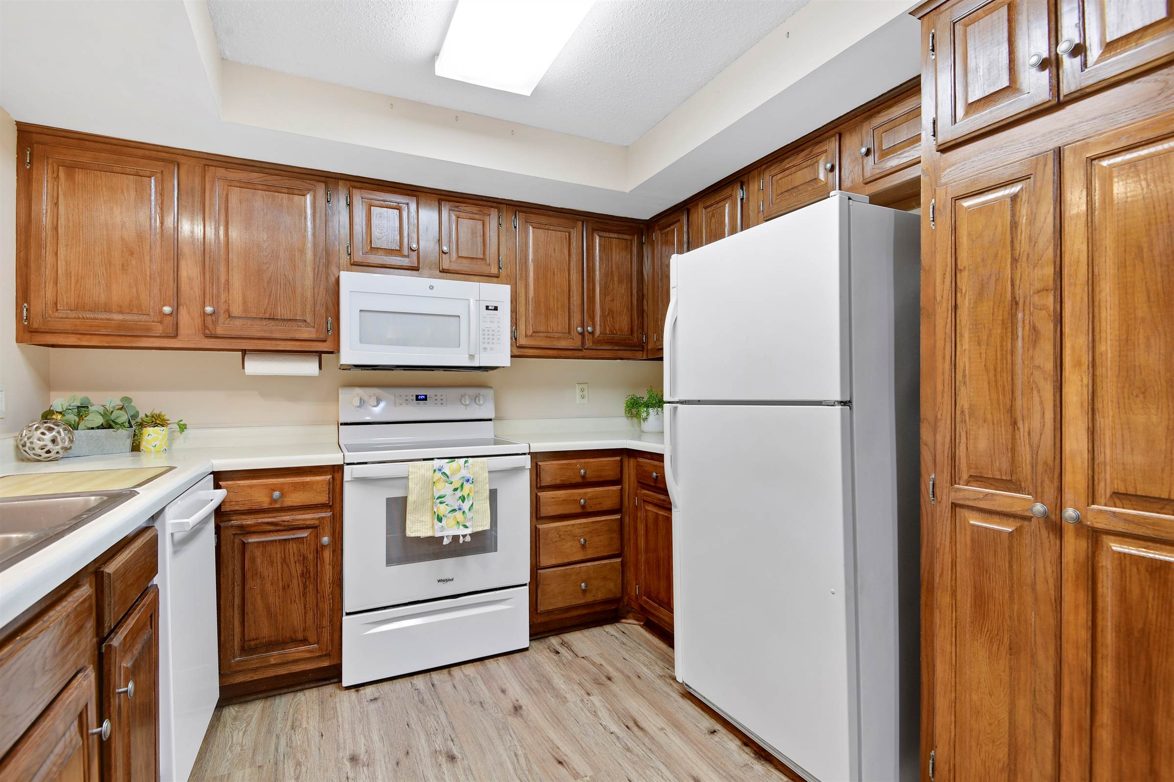 6638 W 109th Street, Unit #B, Overland Park, KS 66211