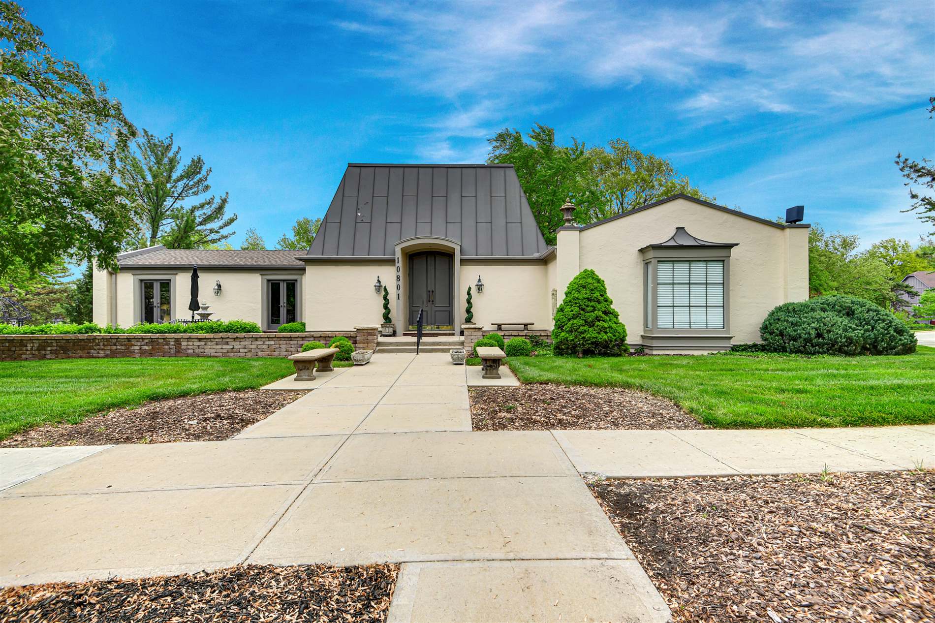 6638 W 109th Street, Unit #B, Overland Park, KS 66211