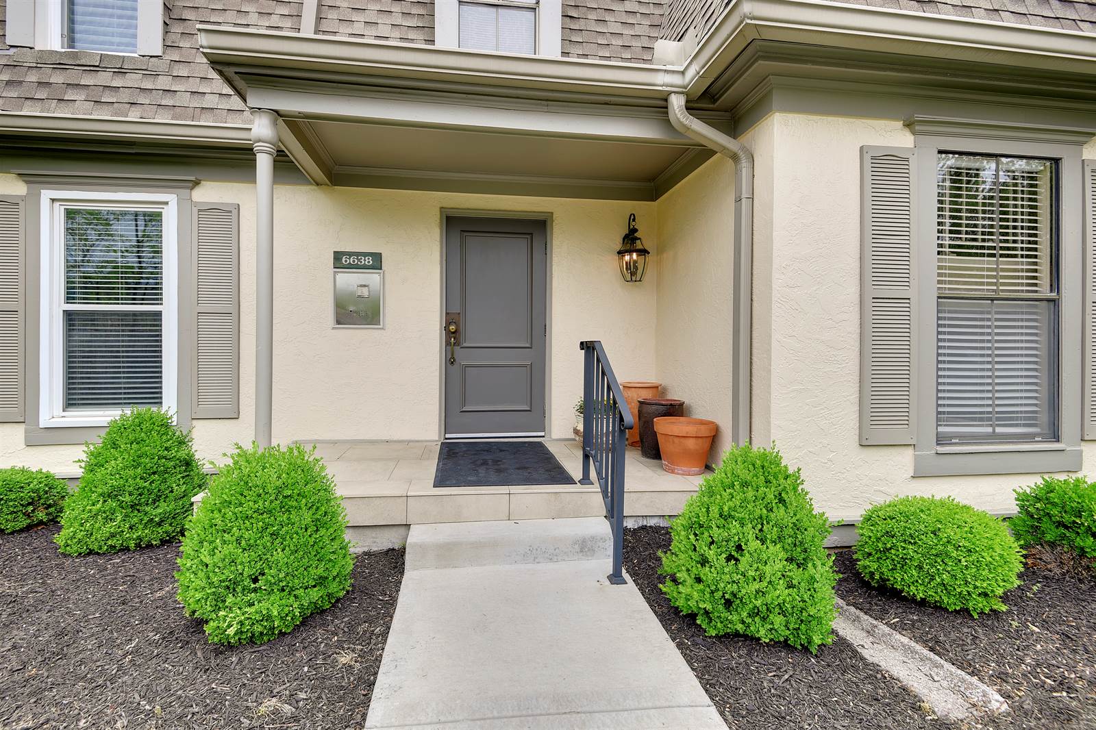 6638 W 109th Street, Unit #B, Overland Park, KS 66211