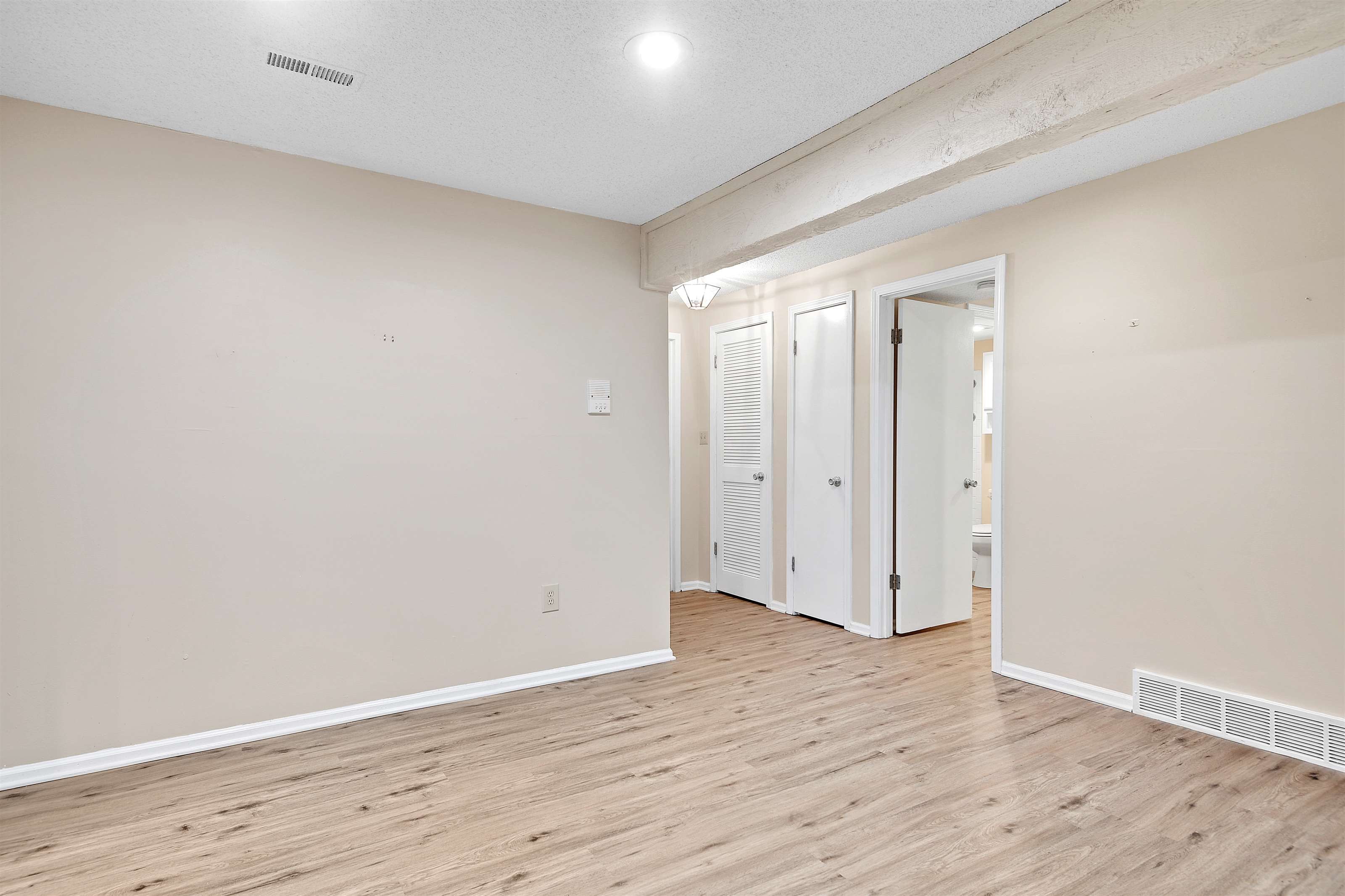 6638 W 109th Street, Unit #B, Overland Park, KS 66211