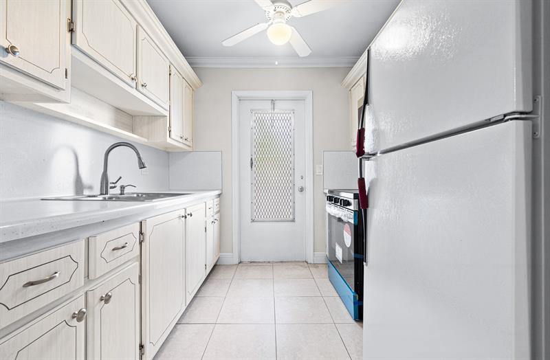 2500 NE 9th St 308, #308, Fort Lauderdale, FL 33304