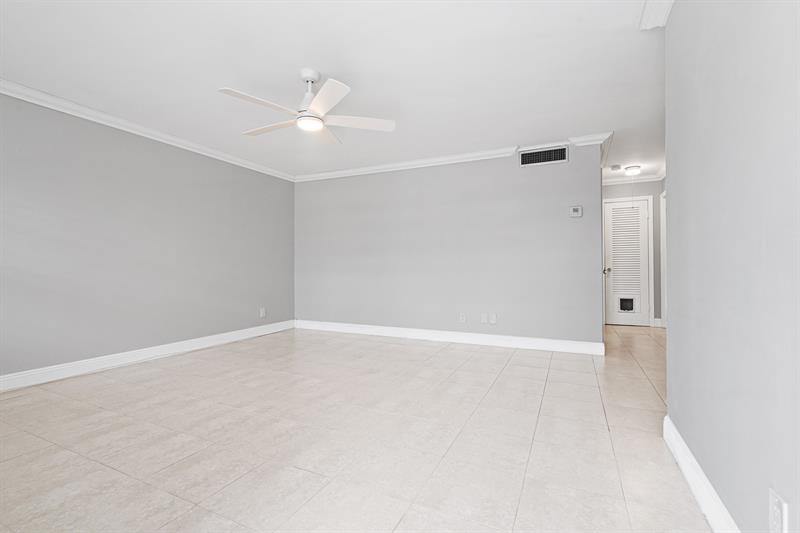 2500 NE 9th St 308, #308, Fort Lauderdale, FL 33304