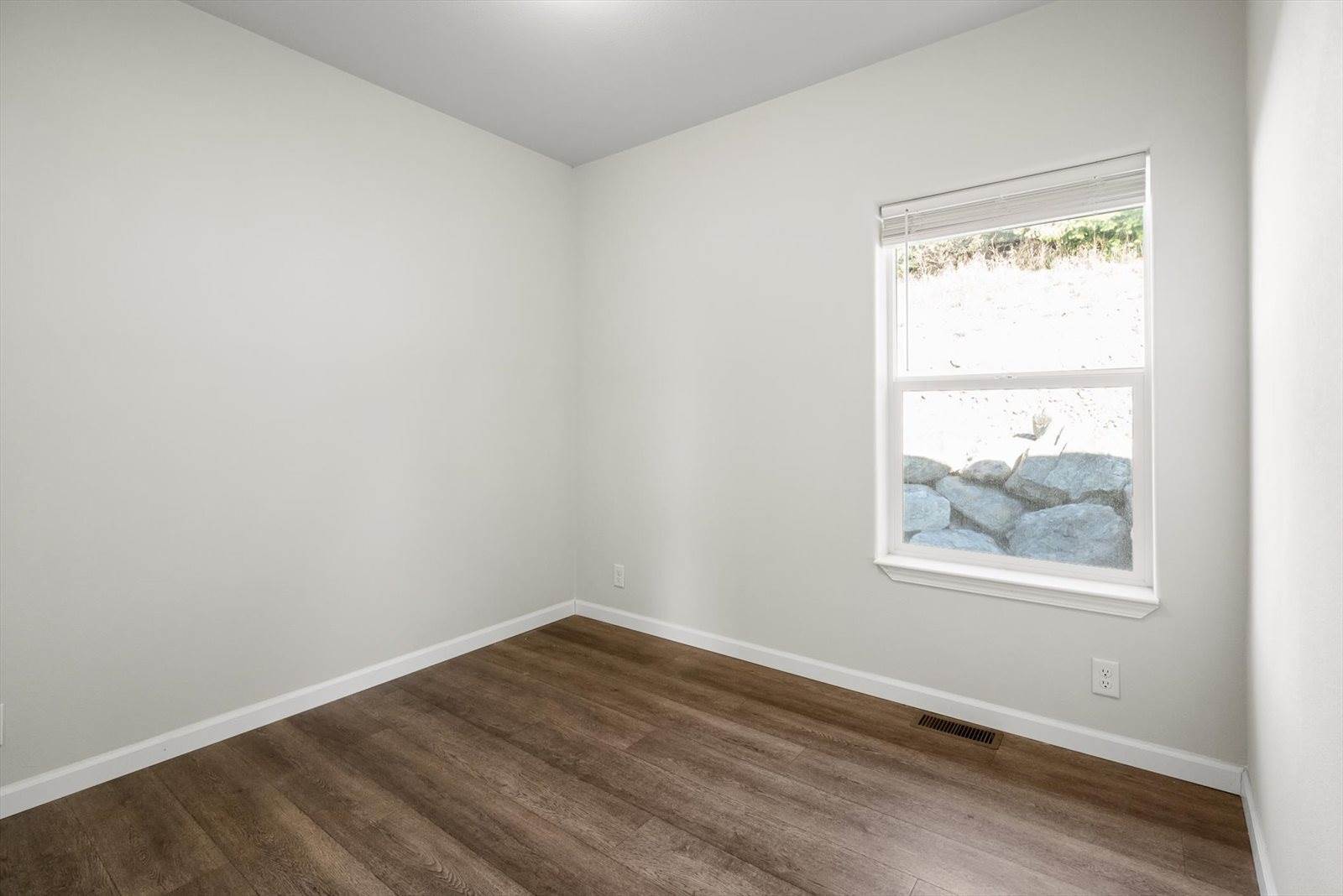 283 and 275 Boon Road, Somers, MT 59932