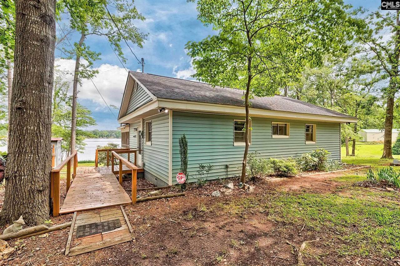 222 Watkins Point, Batesburg, SC 29006