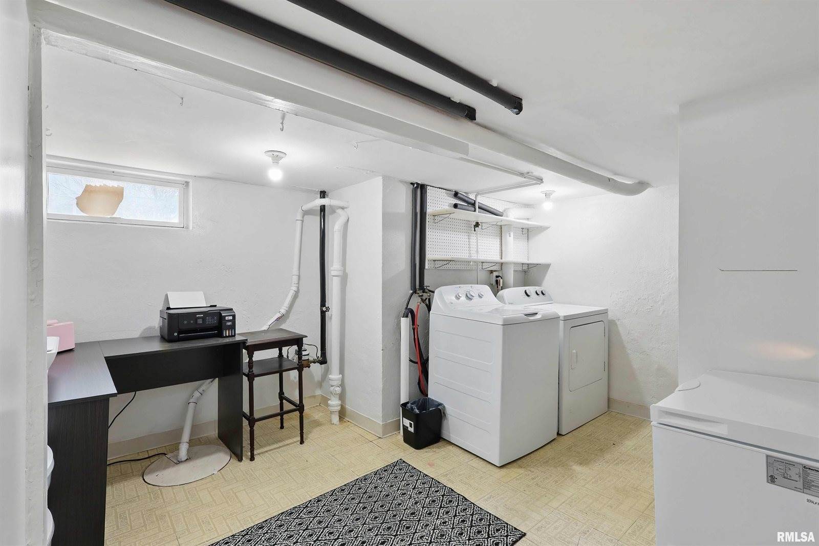 3303 40TH Street, Moline, IL 61265