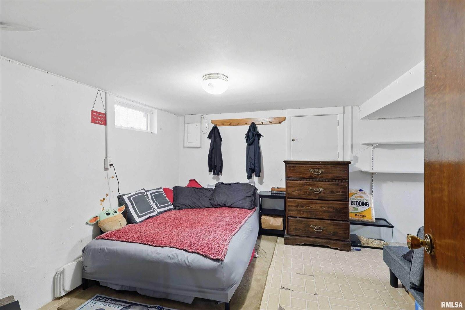 3303 40TH Street, Moline, IL 61265