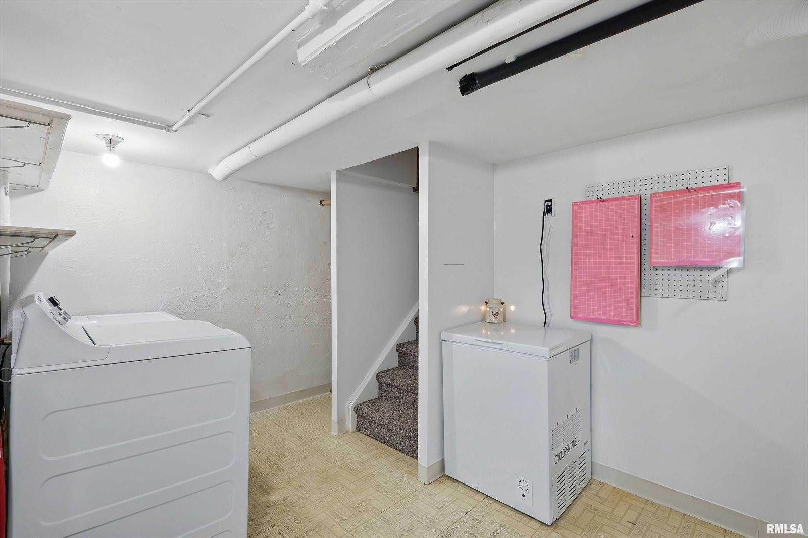 3303 40TH Street, Moline, IL 61265