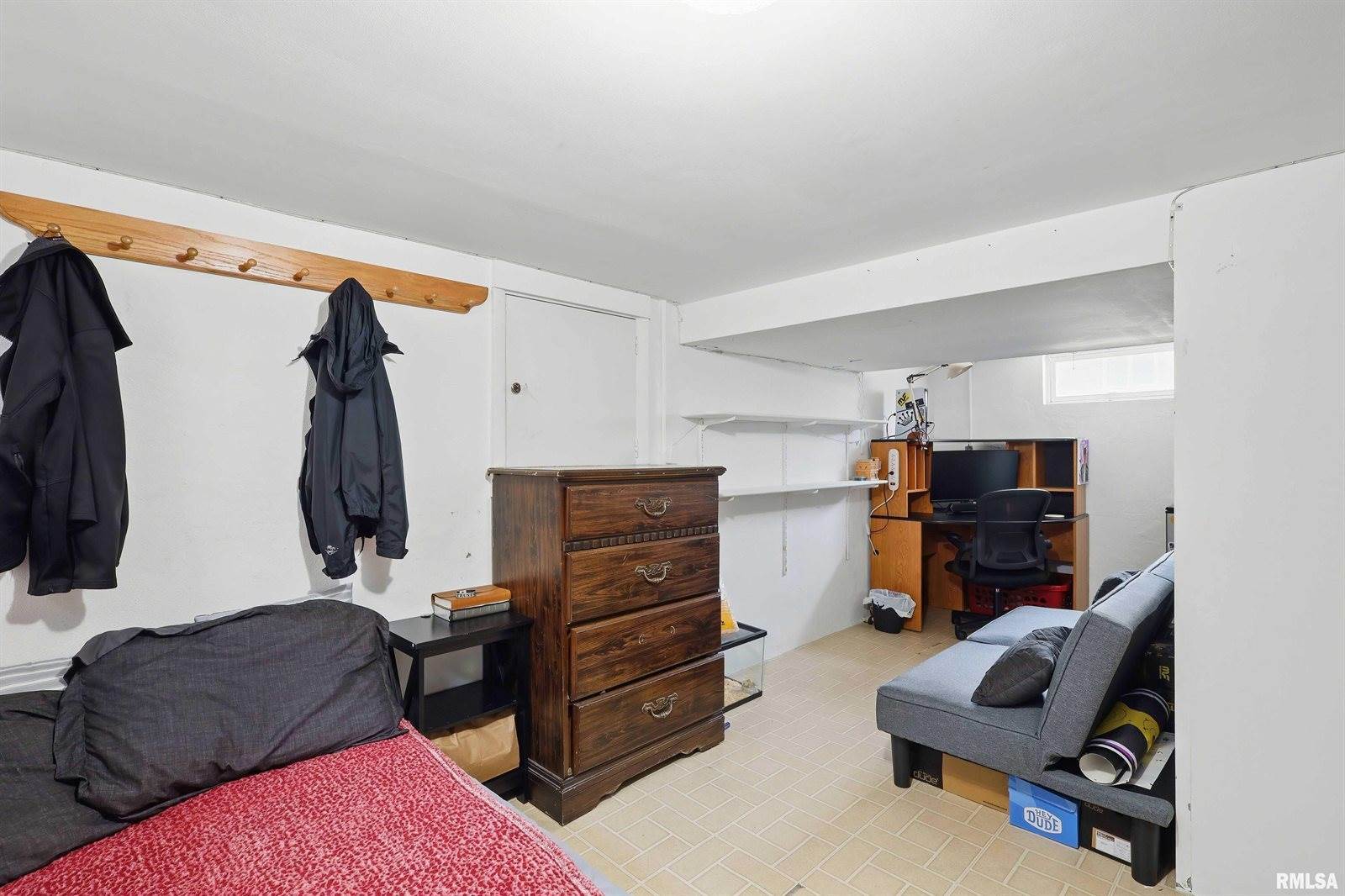 3303 40TH Street, Moline, IL 61265