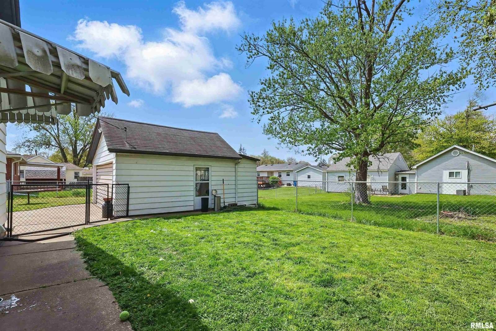 3303 40TH Street, Moline, IL 61265