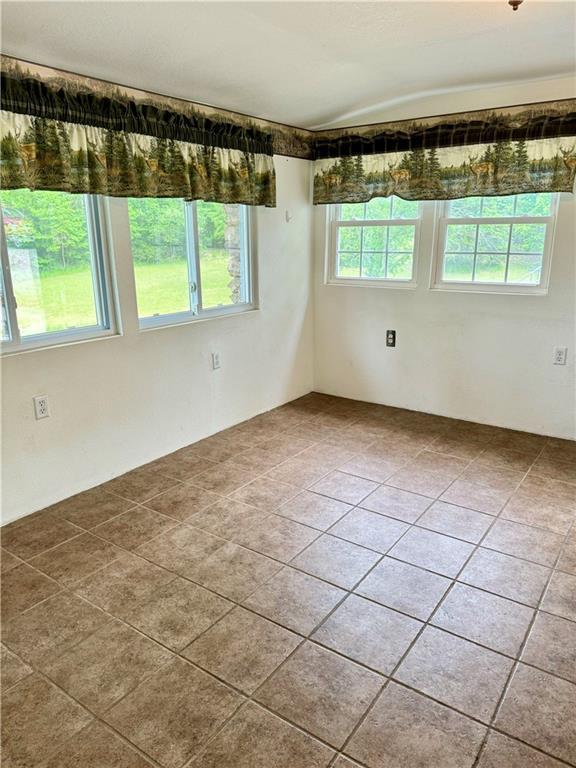 28572 Ochre Street, Warsaw, MO 65355