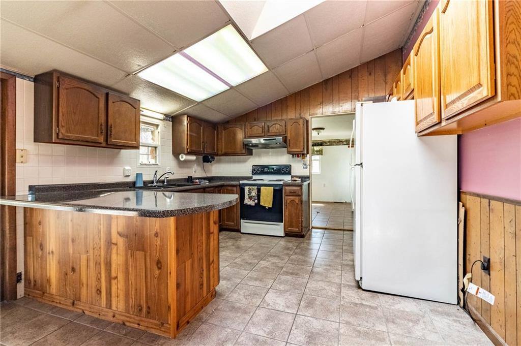 28572 Ochre Street, Warsaw, MO 65355