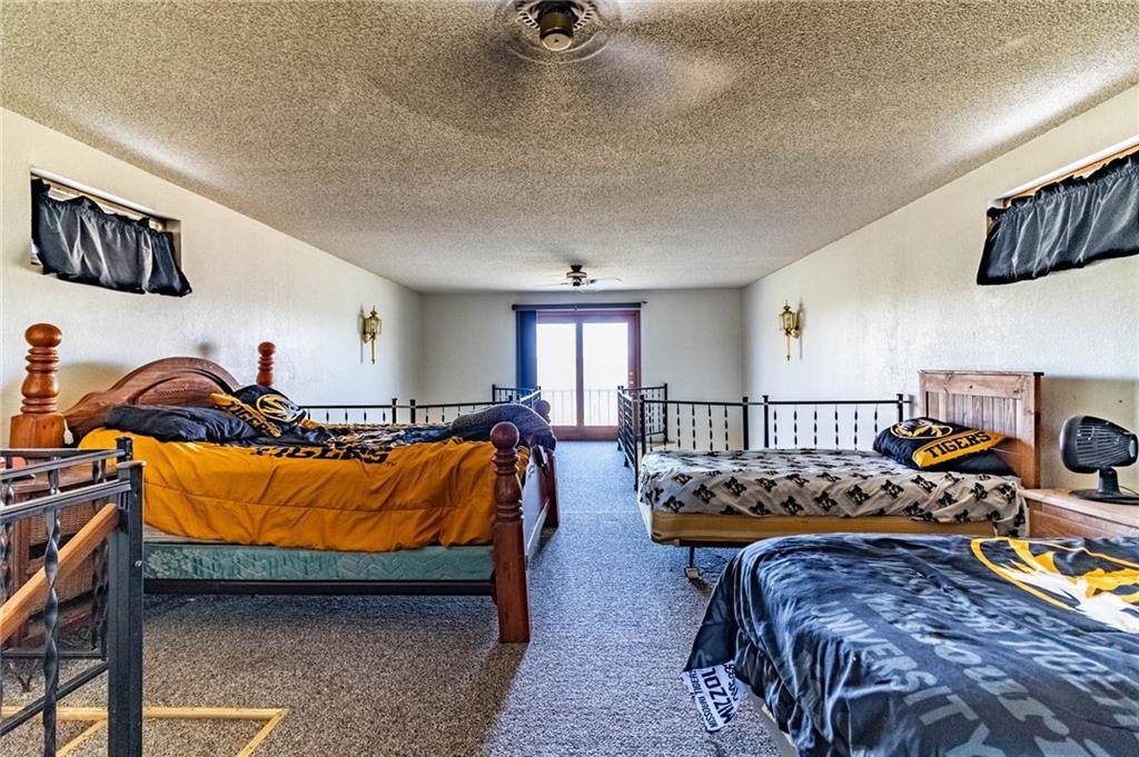 28572 Ochre Street, Warsaw, MO 65355