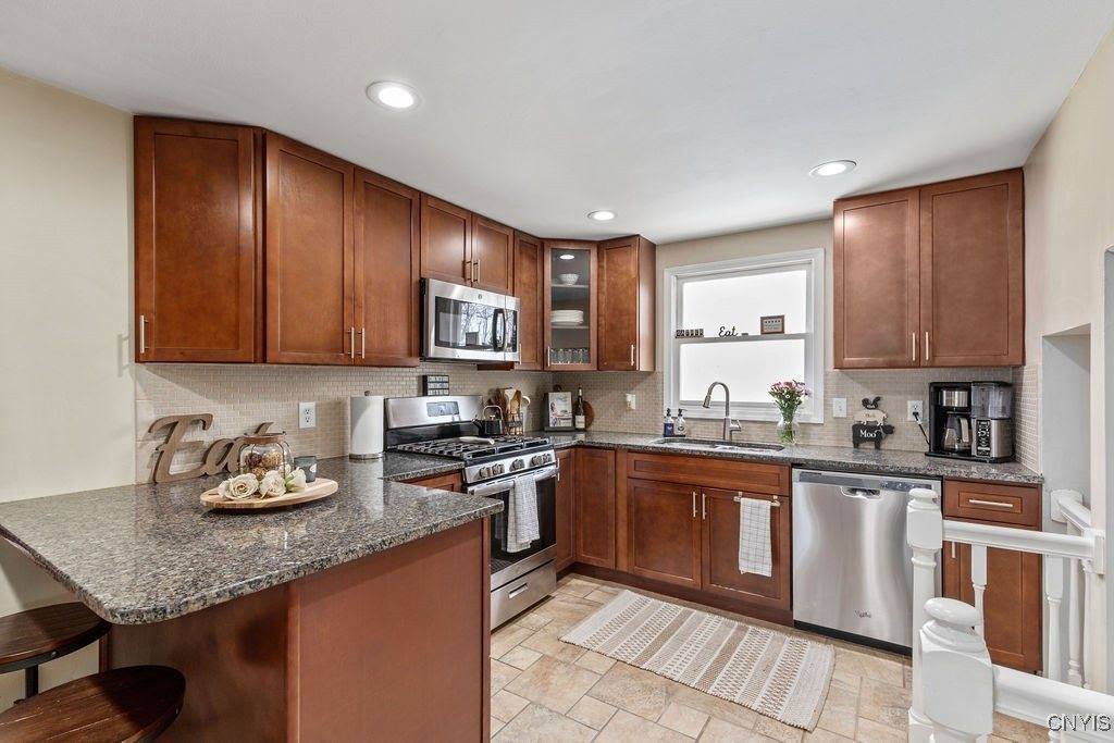 5072 Hackberry Lane, Clay, NY 13041