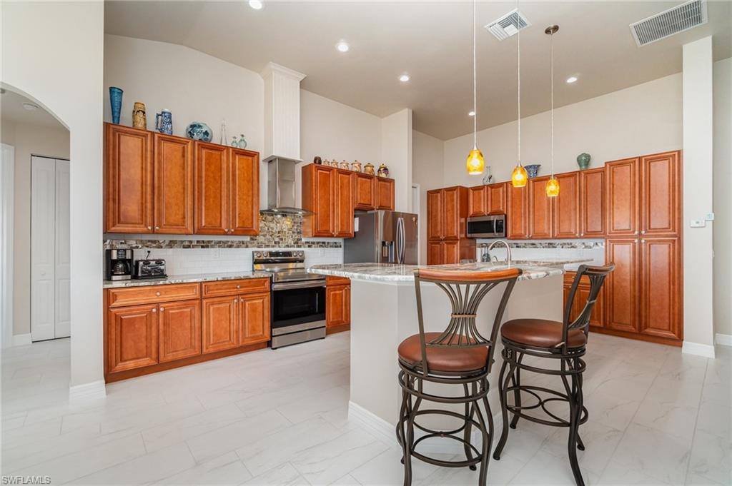 346 NW 25th Ter, Cape Coral, FL 33993