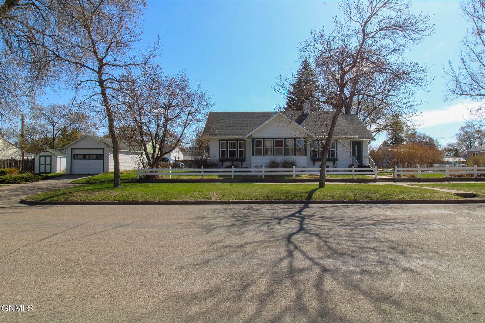 803 N 11th Street, Bismarck, ND 58501