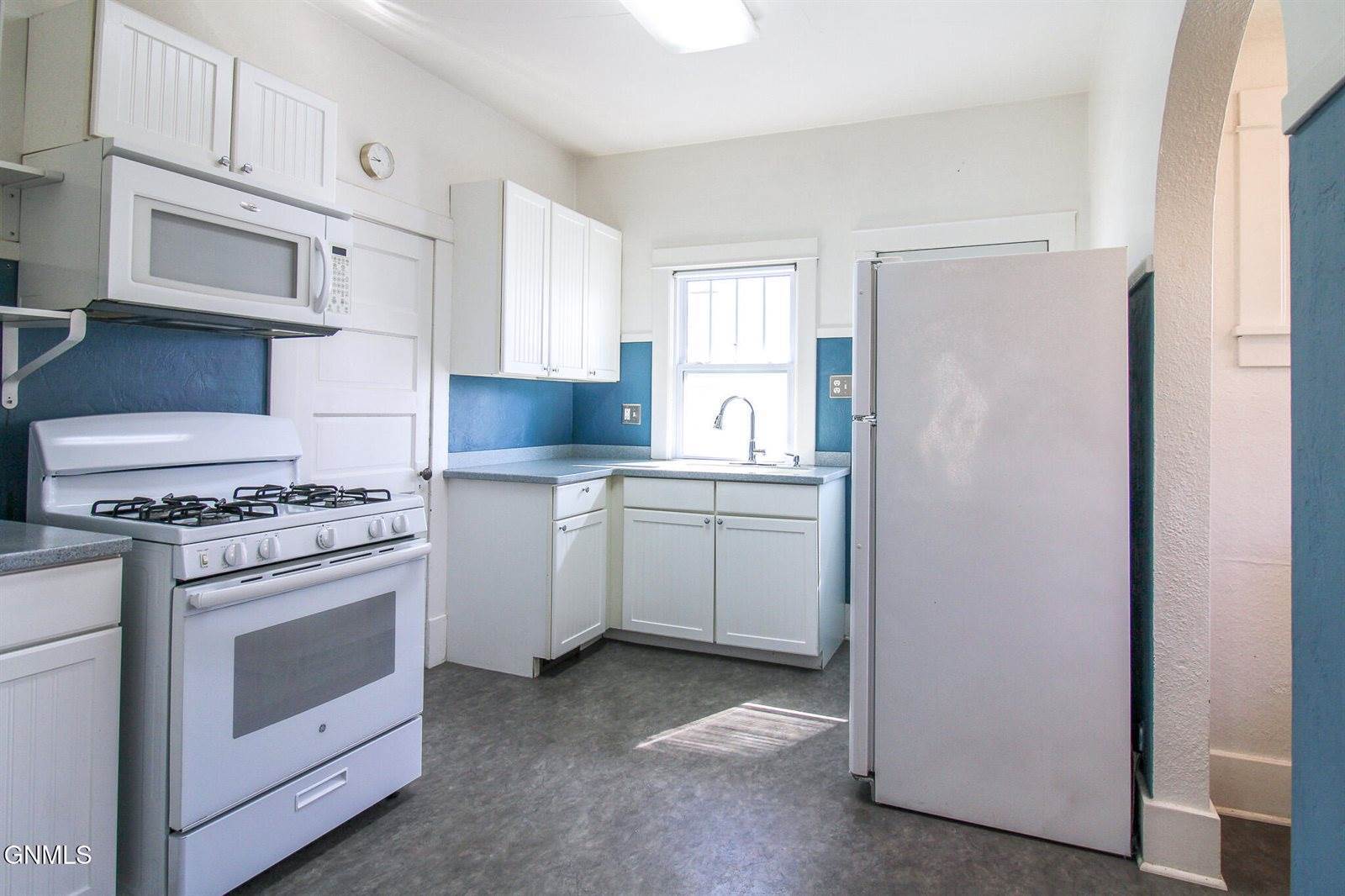 803 N 11th Street, Bismarck, ND 58501