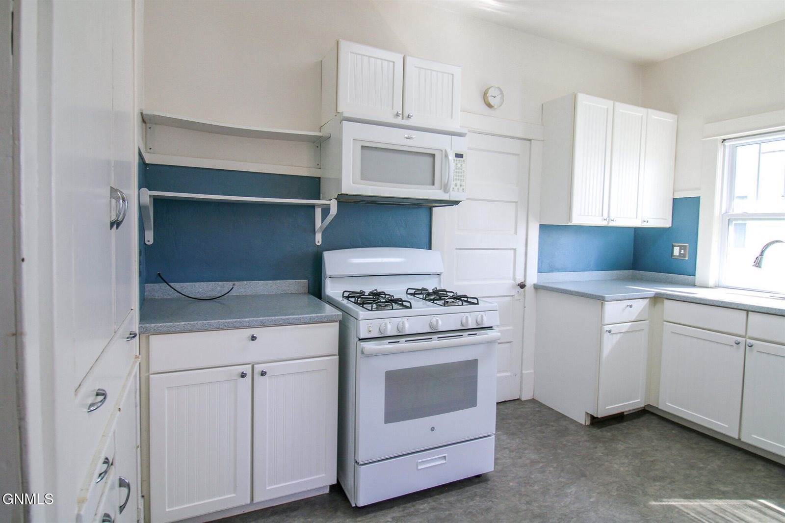 803 N 11th Street, Bismarck, ND 58501