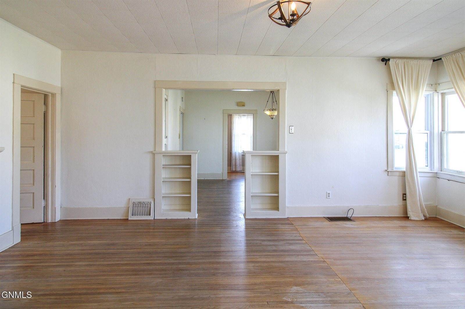 803 N 11th Street, Bismarck, ND 58501