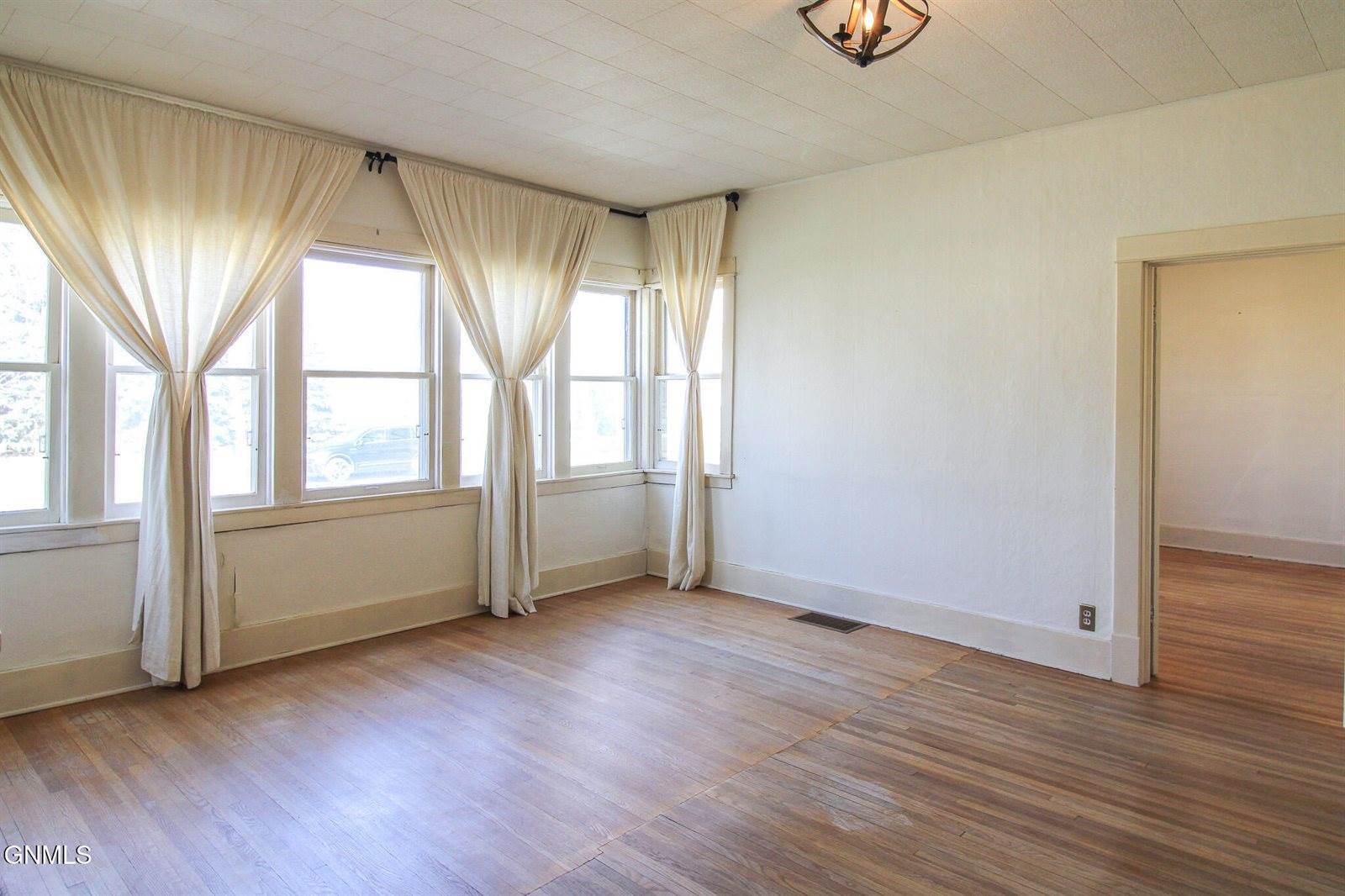 803 N 11th Street, Bismarck, ND 58501