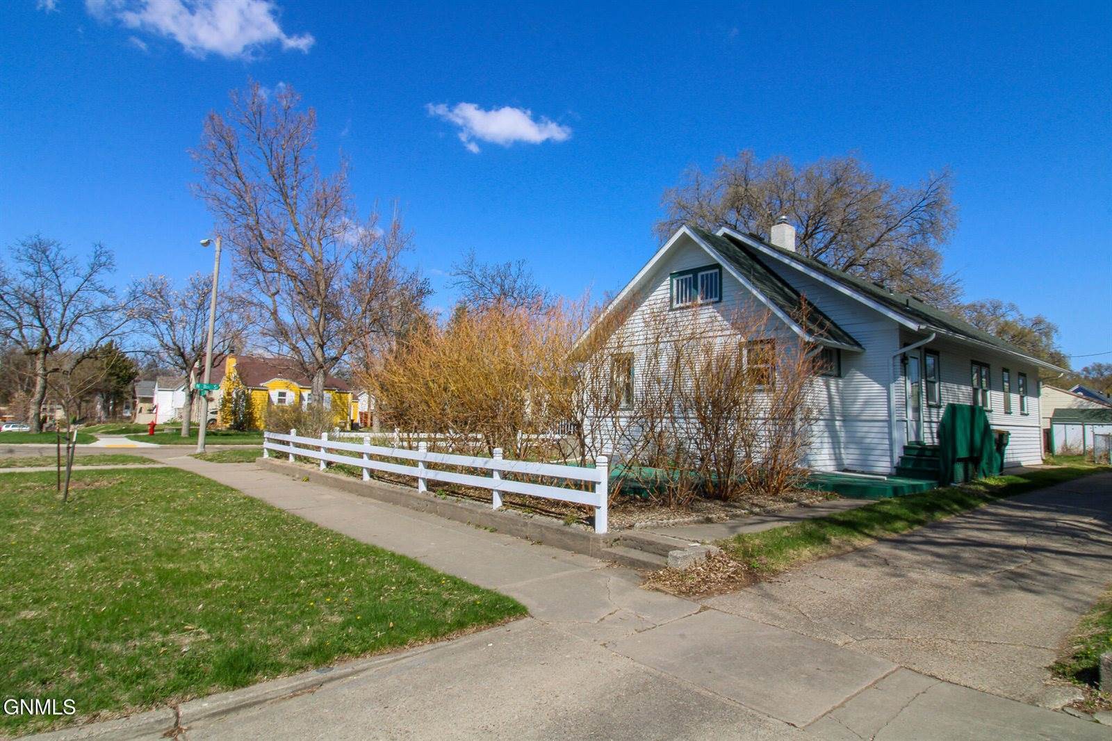 803 N 11th Street, Bismarck, ND 58501