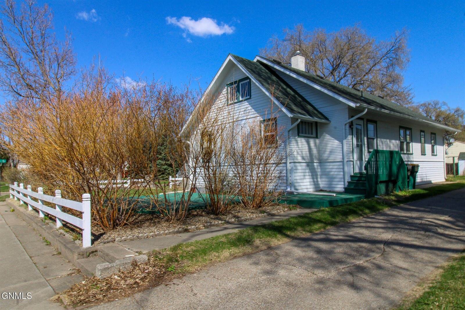 803 N 11th Street, Bismarck, ND 58501