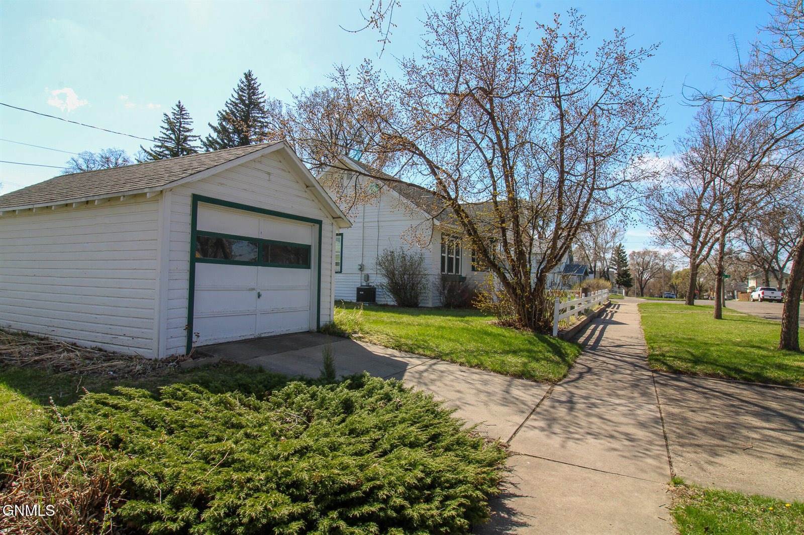 803 N 11th Street, Bismarck, ND 58501