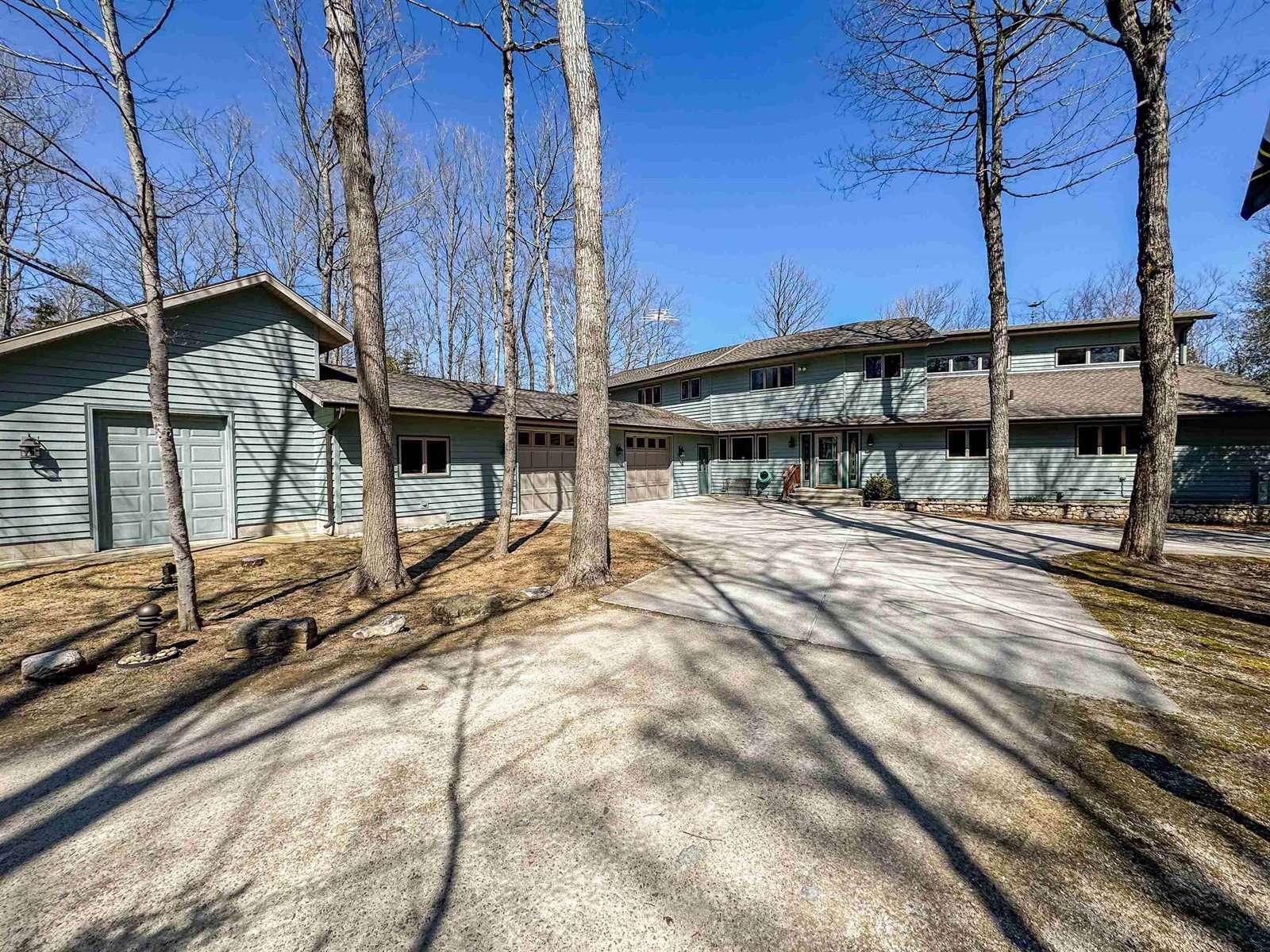 2072 South Lake Michigan Drive, Sturgeon Bay, WI 54235