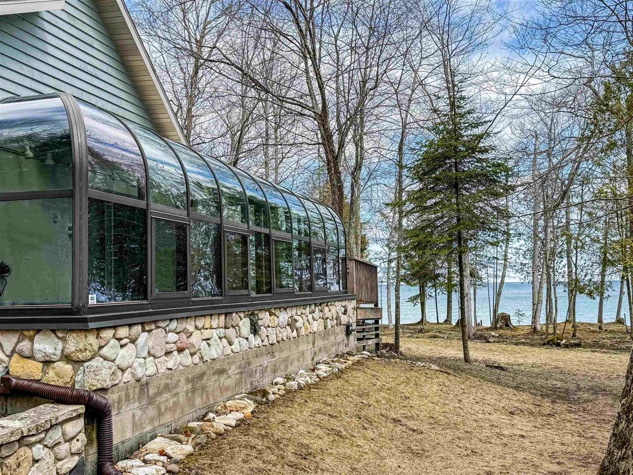 2072 South Lake Michigan Drive, Sturgeon Bay, WI 54235