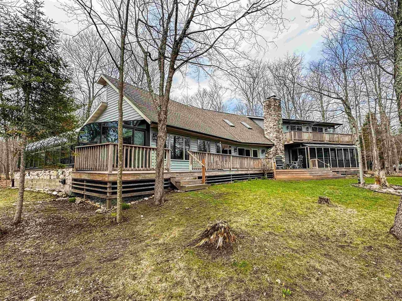 2072 South Lake Michigan Drive, Sturgeon Bay, WI 54235