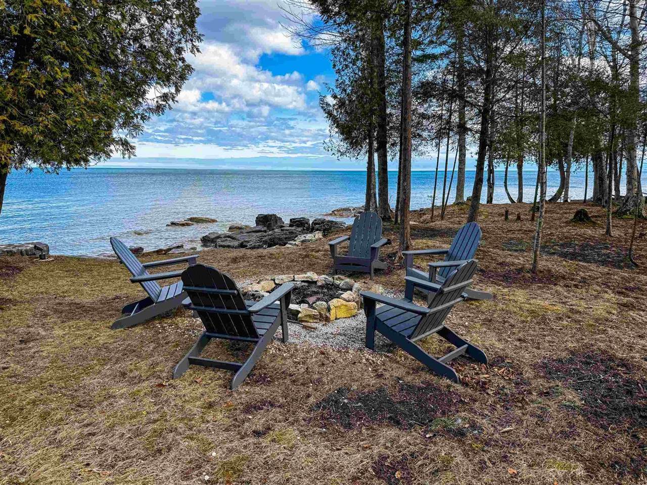 2072 South Lake Michigan Drive, Sturgeon Bay, WI 54235