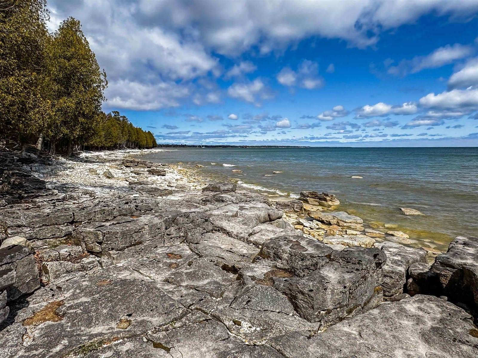 2072 South Lake Michigan Drive, Sturgeon Bay, WI 54235