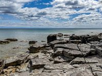 2072 South Lake Michigan Drive, Sturgeon Bay, WI 54235